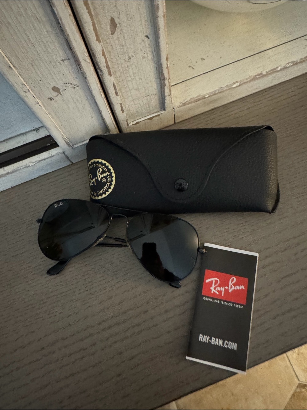 Ray-Ban Black Aviator Sunglasses with Case